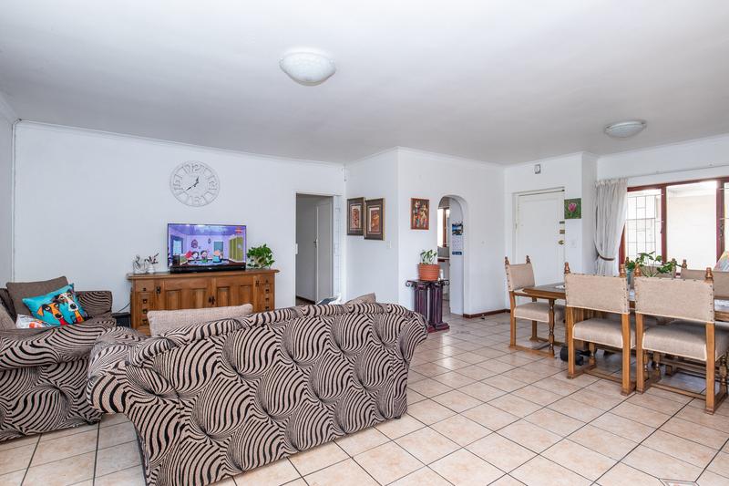 To Let 3 Bedroom Property for Rent in Kirstenhof Western Cape